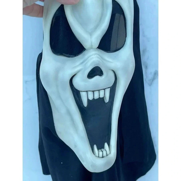 Easter Unlimited Kids Halloween Scream Mask Black White Sz 9.5" - Picture 1 of 8